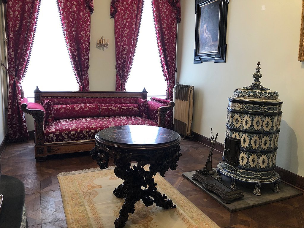 Dolmabahce_Palace_2.jpg Dolmabahce_Palace_2.jpg